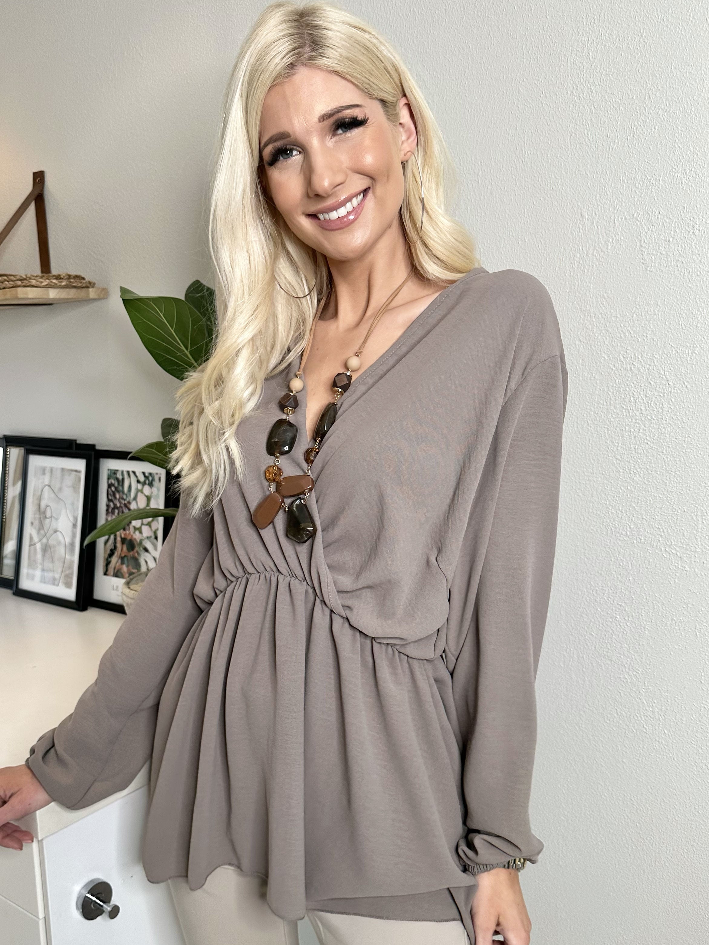 Hermina long sleeve - Söt blus med gummiband i midjan